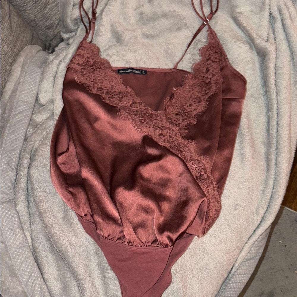 Elegant Lace Trim Bodysuit in Rich Burgundy